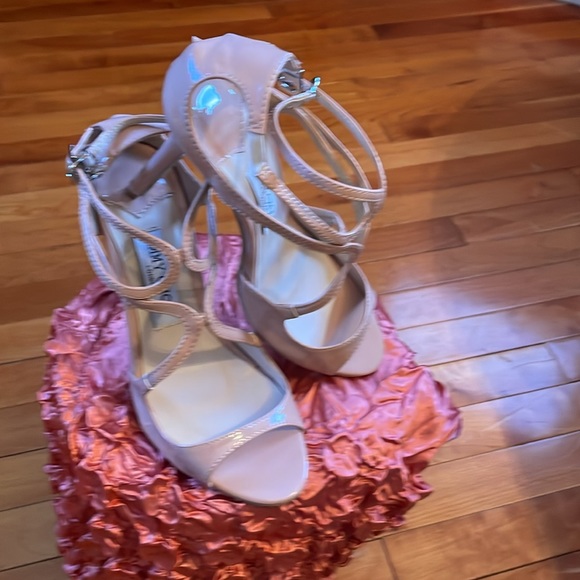 JIMMY CHOO ~ Lang Patent Leather Strappy Sandals - Size 37 - Picture 2 of 7